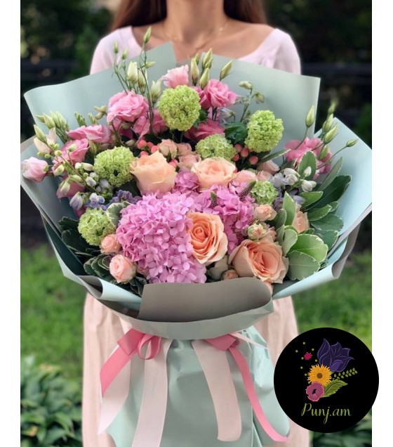 Փունջ վարդերով և լիզիանտուսներով